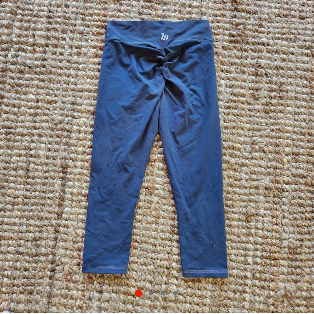 Muscle Nation scrunch butt leggings